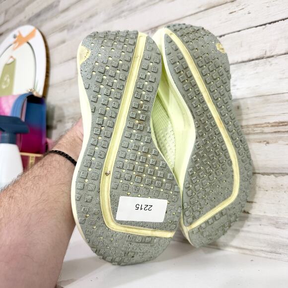 Nike Shoes Women Size 8.5 Sea Glass Interact Run Barely Volt Road Run Sneakers - Picture 5 of 8